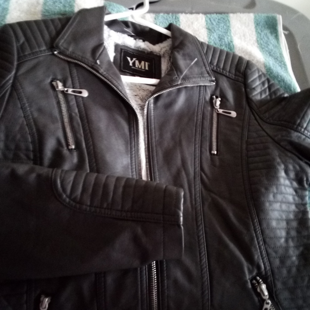 NWT YMI Sz (7)M faux leather